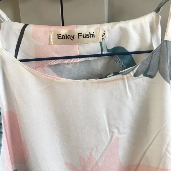 Floral beach cover up - Picture 3 of 5